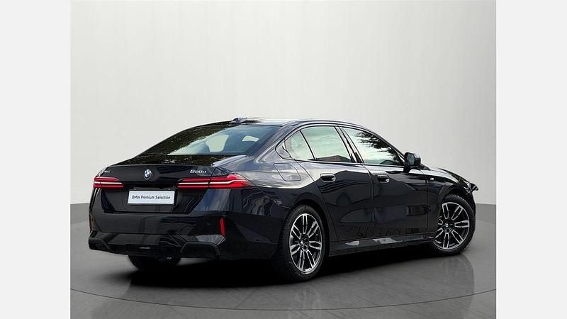 Używany BMW 520 Comfort Edition 197 KM (144 kW) 2024 Czarny carbon m metalizowany Sedan/Limuzyna