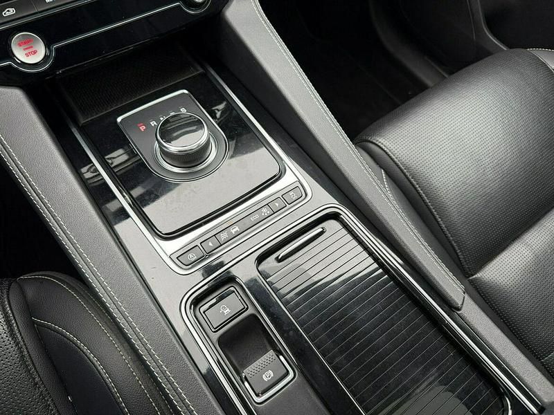 Używany Jaguar F-Pace R-Sport 2018 Czarny SUV