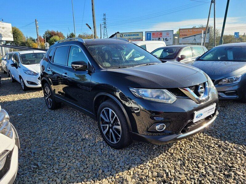 Używany Nissan X-Trail N-Connecta 130 KM (95 kW) 2016 Czarny SUV
