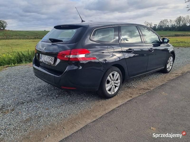 Używany Peugeot 308 SW 2017 Granatowy Kombi