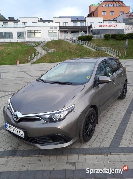 Brązowy Używany 2018 Toyota Auris Hatchback | 68 000 zł (Drogi) - Obraz 1/4