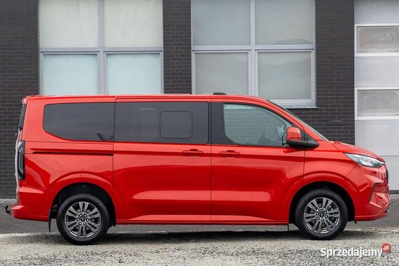 Używany Ford Tourneo Custom Titanium X 2024 Czerwony Van