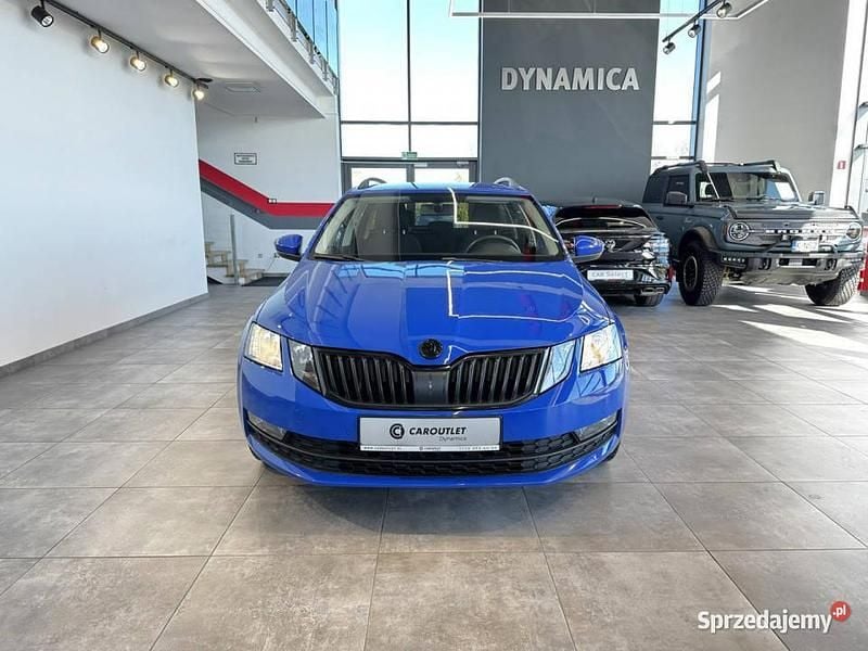 Niebieski Używany 2019 Skoda Octavia Ambition Kombi | 61 900 zł (Dobra cena) - Obraz 1/3