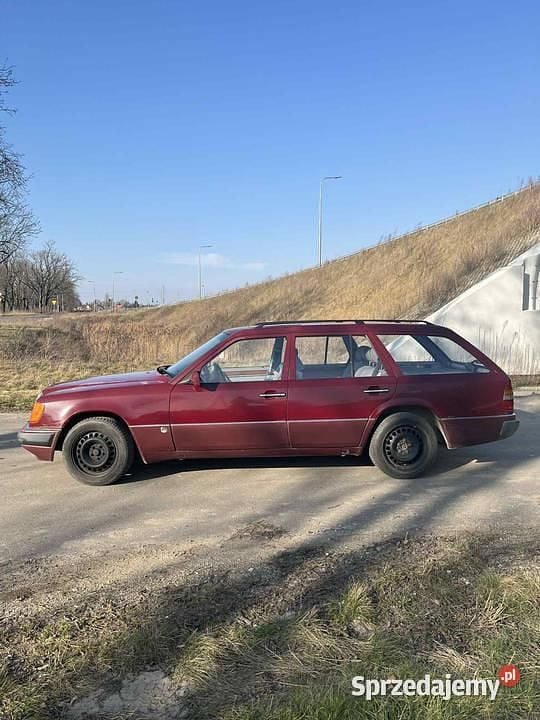 Używany 1992 Mercedes E250 Kombi | 6000 zł - Obraz 1/4