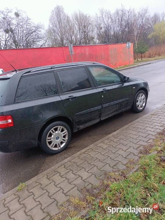 Używany Fiat Stilo 2004 Czarny Sedan/Limuzyna