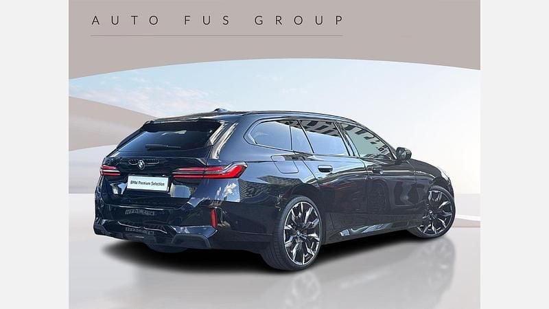 Używany BMW 520 Comfort Edition 197 KM (144 kW) 2024 Czarny carbon m metalizowany Kombi