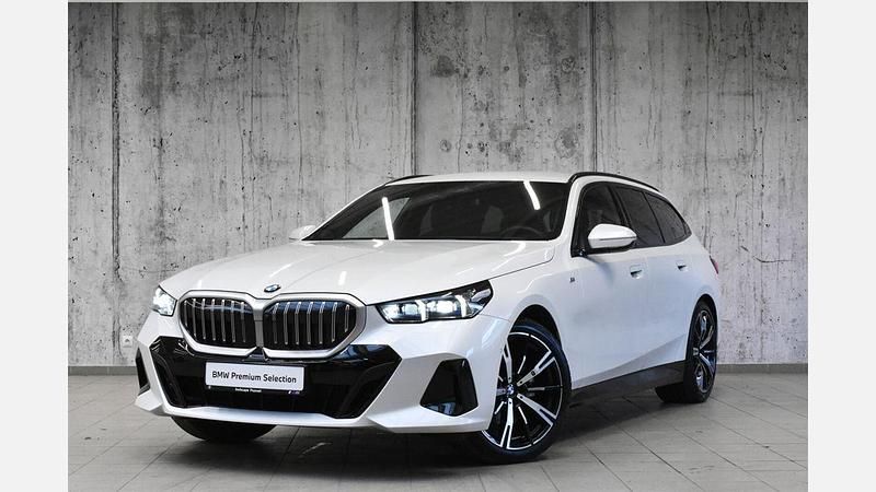 Używany BMW 520 Comfort Edition 190 KM (139 kW) 2025 Mineral white metallic metalizowany Kombi