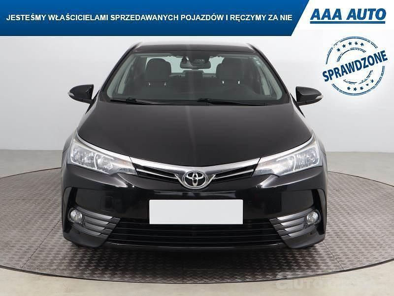 Używany Toyota Corolla 132 KM (97 kW) 2018 Czarny