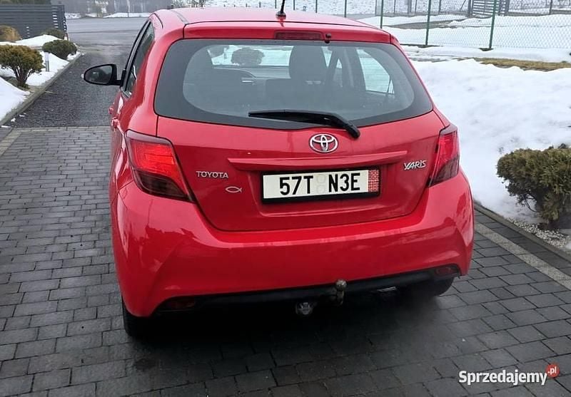 Używany Toyota Yaris Premium 2014 Czerwony Hatchback