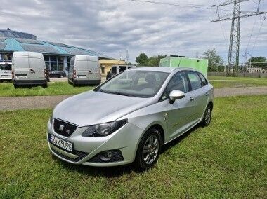 Srebrny Używany 2011 Seat Ibiza ST Kombi | 23 900 zł (Drogi) - Obraz 1/4