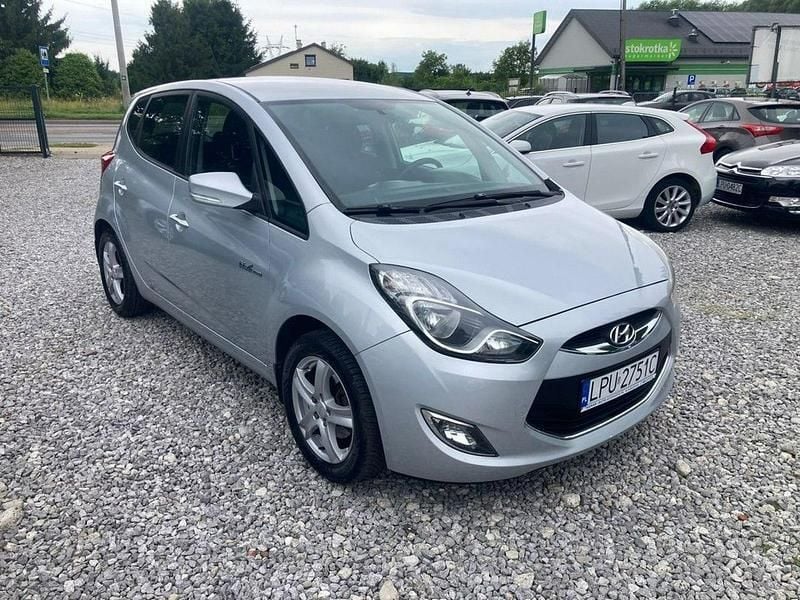 Srebrny (metalik) Używany 2011 Hyundai ix20 Minivan | 21 900 zł (Dobra cena) - Obraz 1/4
