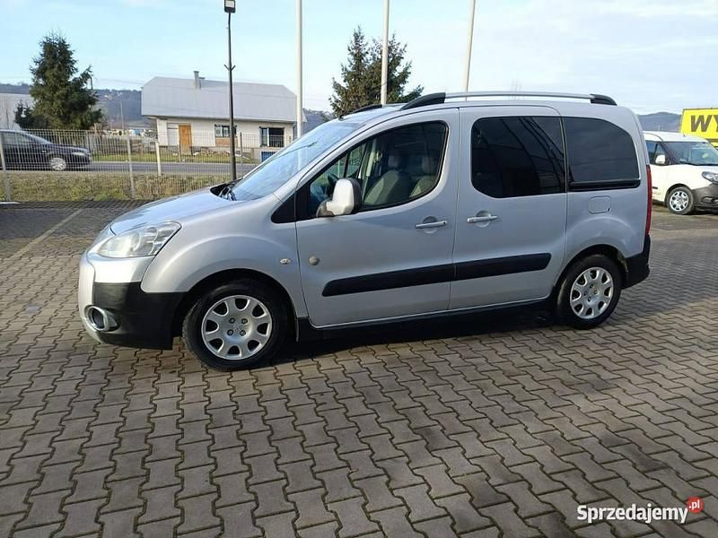 Srebrny Używany 2008 Peugeot Partner Minivan | 10 700 zł (Uczciwa cena) - Obraz 1/4