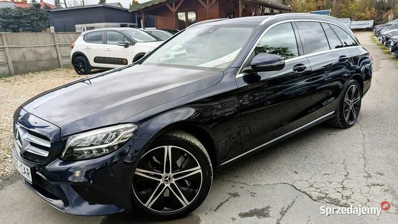 Niebieski Używany 2021 Mercedes C300e Sedan/Limuzyna | 81 900 zł - Obraz 1/4