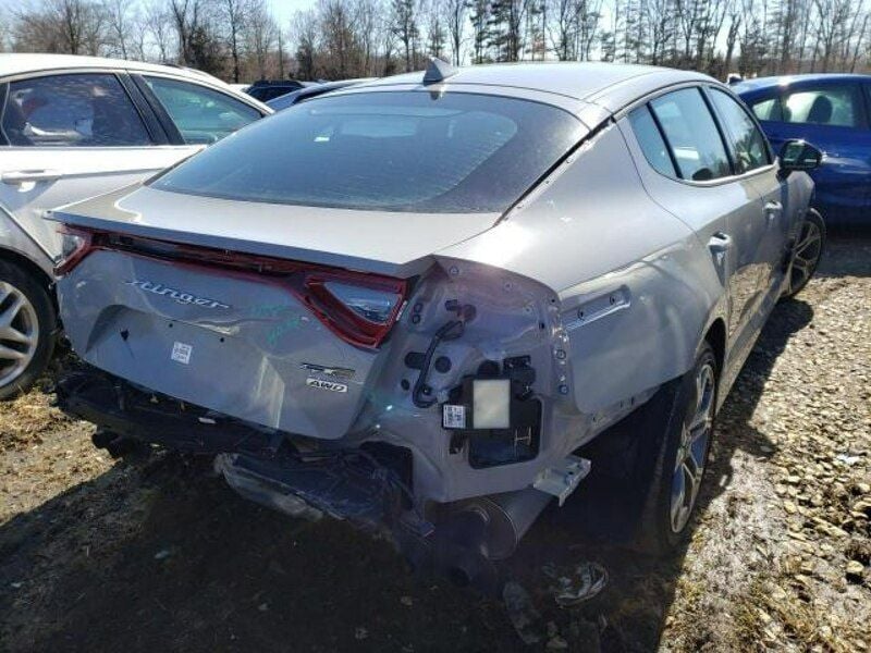 Używany Kia Stinger 255 KM (187 kW) 2021 Szary Hatchback