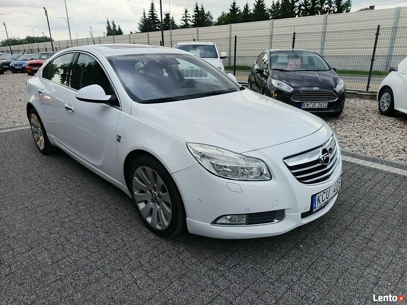Biały Używany 2010 Opel Insignia OPC Hatchback | 26 000 zł (Dość drogi) - Obraz 1/4