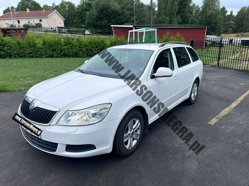Używany Skoda Octavia 140 KM (102 kW) 2011 Biały Sedan/Limuzyna