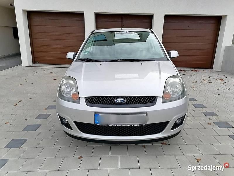 Srebrny Używany 2008 Ford Fiesta Ghia Coupe | 7990 zł - Obraz 1/4