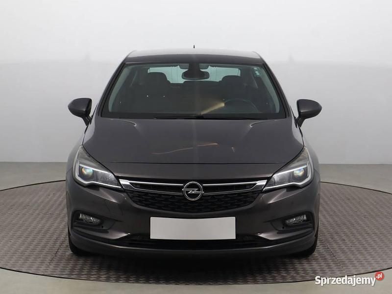 Używany Opel Astra 2015 Brązowy Hatchback