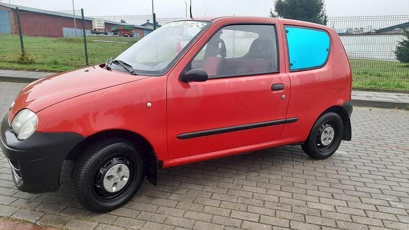 Czerwony Używany 2003 Fiat Seicento Hatchback | 3400 zł (Uczciwa cena) - Obraz 1/4