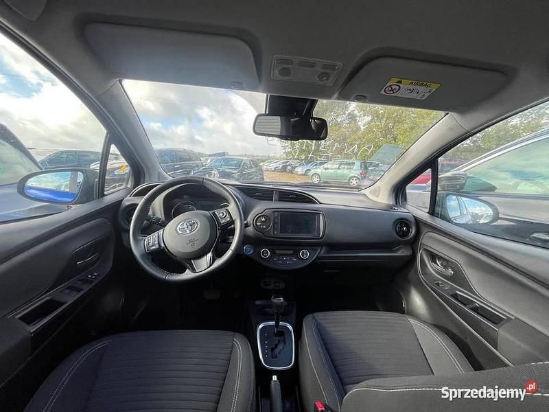 Używany Toyota Yaris Hybrid 2019 Niebieski Hatchback