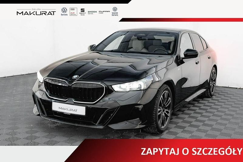 Czarny (metalik) Używany 2024 BMW 520 Sedan/Limuzyna | 234 850 zł (Uczciwa cena) - Obraz 1/4