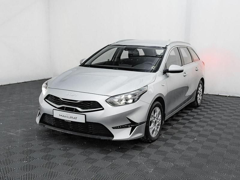 Używany Kia Ceed 160 KM (117 kW) 2022 Srebrny Hatchback