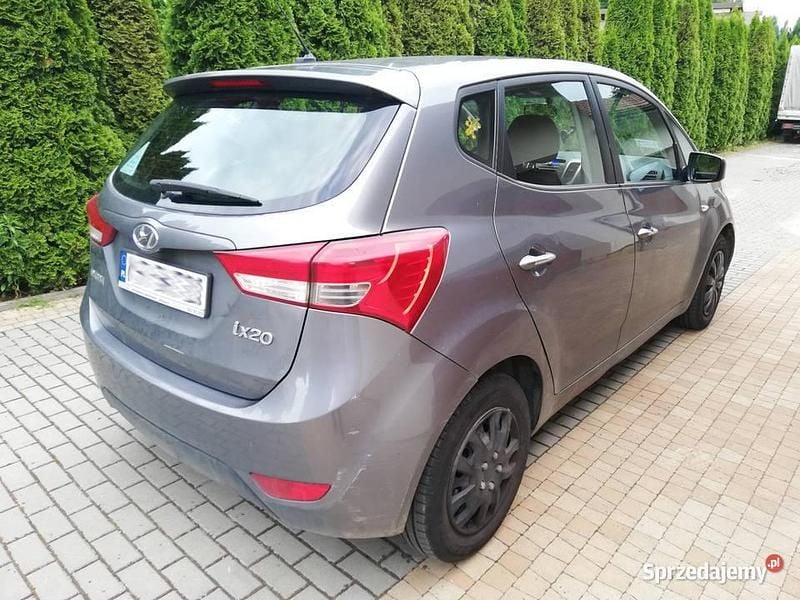 Używany Hyundai ix20 90 KM (66 kW) 2013 Szary (metalik) Hatchback