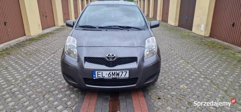 Grafitowy Używany 2010 Toyota Yaris Hatchback | 20 000 zł (Dobra cena) - Obraz 1/4