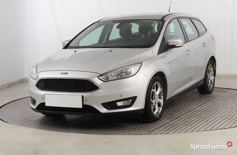 Używany Ford Focus 120 KM (88 kW) 2016 Srebrny Kombi