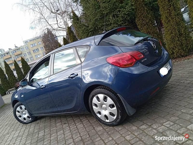 Używany Opel Astra 2012 Niebieski Hatchback
