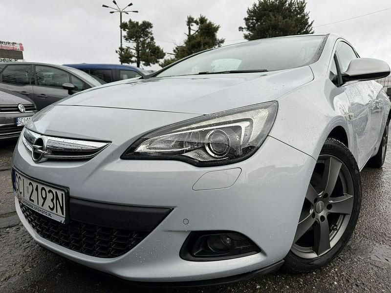 Używany Opel Astra GTC 2011 Biały Hatchback