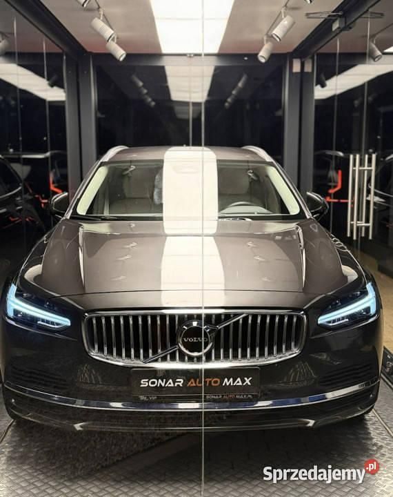 Używany Volvo V90 Plus 398 KM (292 kW) 2023 Brązowy Kombi