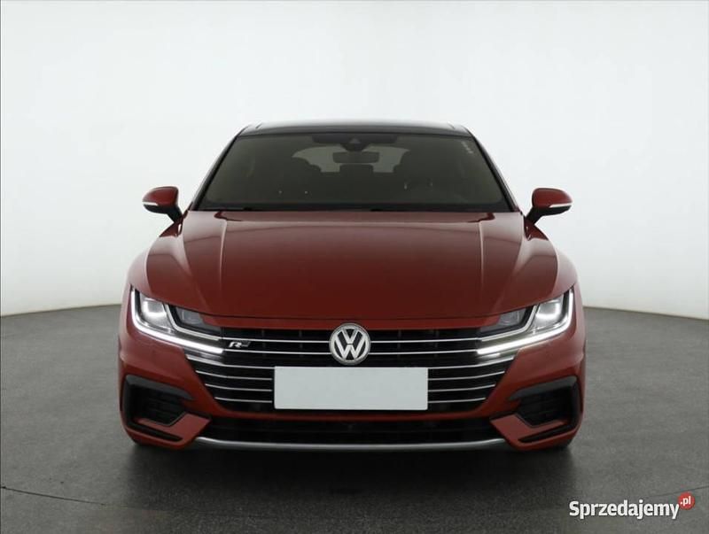 Używany VW Arteon 2017 Czerwony Sedan/Limuzyna