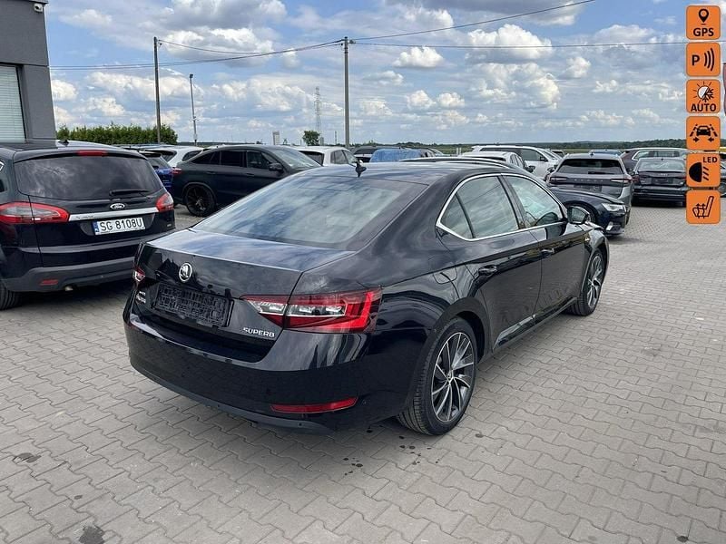 Brązowy (metalik, perła) Używany 2016 Skoda Superb Sedan/Limuzyna | 48 900 zł - Obraz 1/4