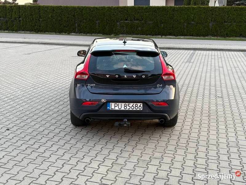 Używany Volvo V40 2014 Granatowy Kombi