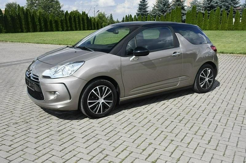 Używany Citroën DS3 92 KM (67 kW) 2011 Biały Hatchback