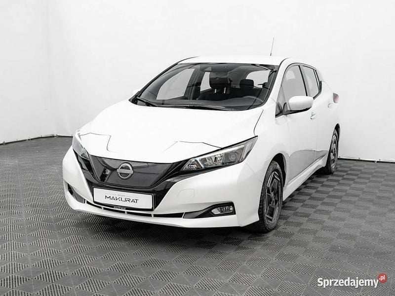 Biały (metalik) Używany 2023 Nissan Leaf Acenta Hatchback | 85 850 zł (Dość drogi) - Obraz 1/4