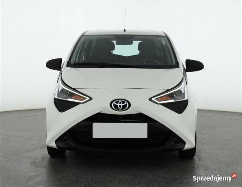 Biały Używany 2019 Toyota Aygo Hatchback | 35 999 zł (Uczciwa cena) - Obraz 1/4