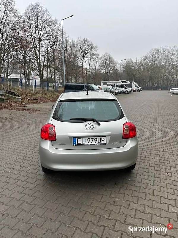 Używany Toyota Auris 2009 Srebrny Hatchback