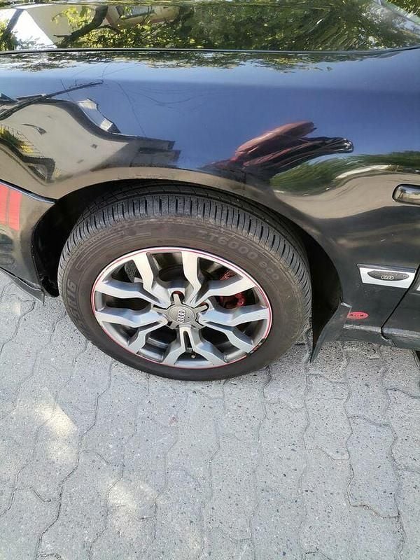 Używany Audi A4 1999 Czarny Kombi