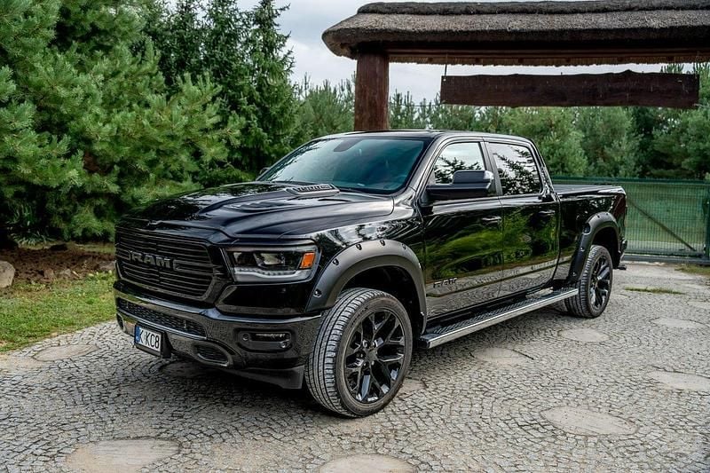 Używany RAM 1500 390 KM (286 kW) 2019 Czarny (metalik) Pickup