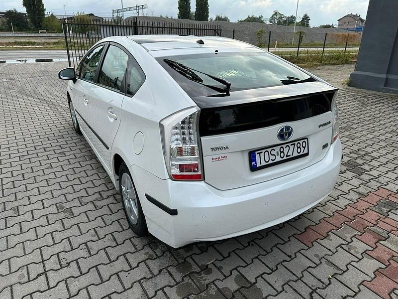 Używany Toyota Prius 99 KM (72 kW) 2011 Biały Hatchback