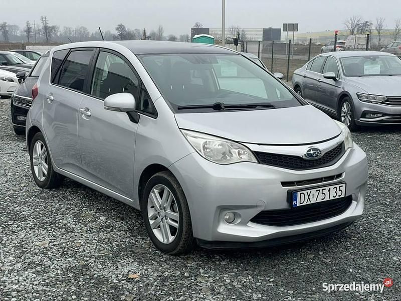 Używany Subaru Trezia 2013 Srebrny Hatchback