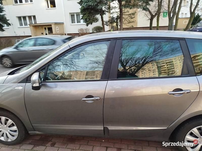 Używany Renault Scénic III 2012 Szary Sedan/Limuzyna