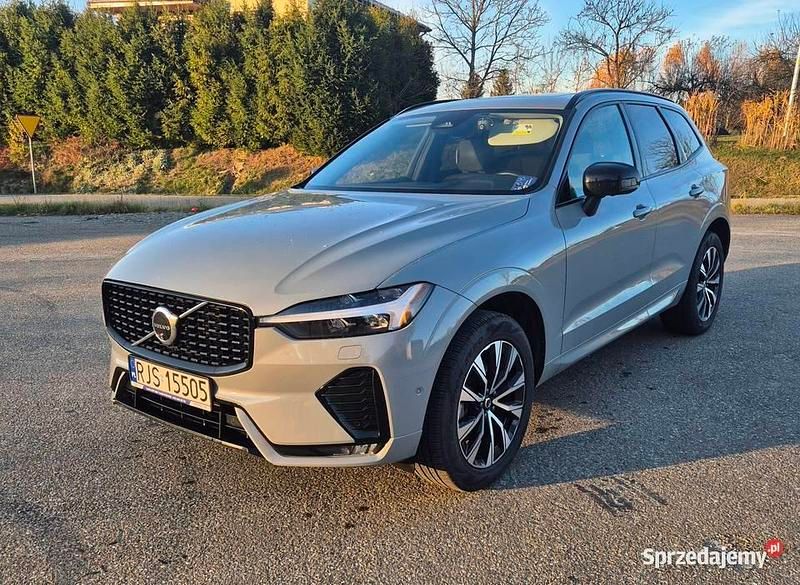 Szary Używany 2024 Volvo XC60 Plus SUV | 173 000 zł (Dość drogi) - Obraz 1/4