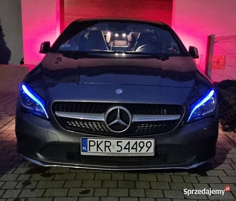 Szary Używany 2018 Mercedes CLA180 Sedan/Limuzyna | 80 000 zł - Obraz 1/4