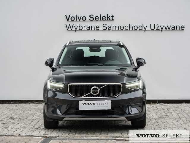 Używany Volvo XC40 163 KM (119 kW) 2024 Czarny SUV