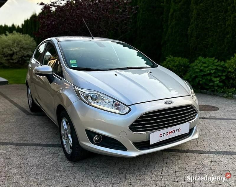 Srebrny Używany 2014 Ford Fiesta Hatchback | 19 900 zł (Dobra cena) - Obraz 1/4