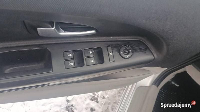 Używany Kia Ceed 2008 Srebrny Hatchback