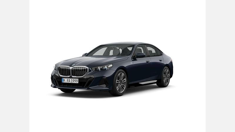 Czarny carbon m metalizowany Używany 2024 BMW 520 Comfort Edition Sedan/Limuzyna | 237 900 zł (Super Cena) - Obraz 1/3